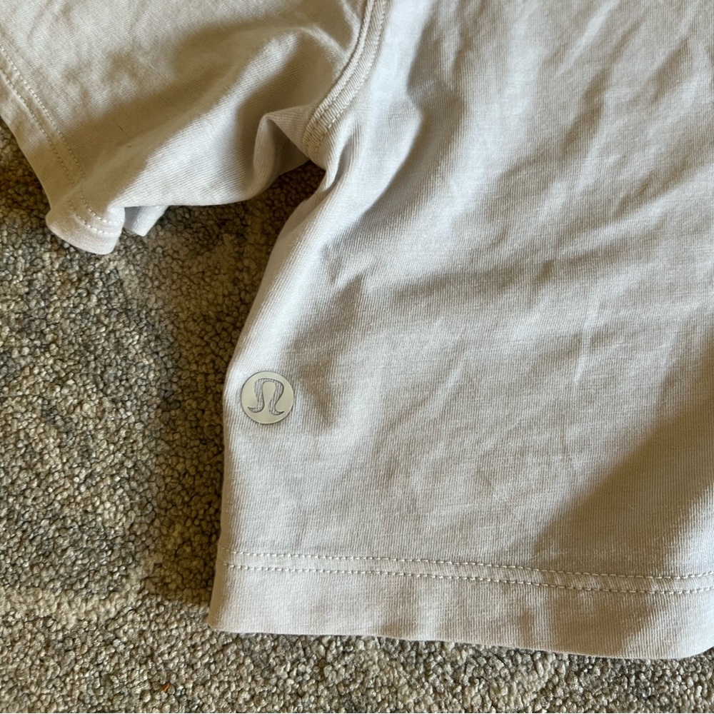 Lululemon crop top